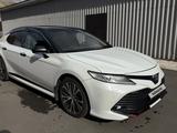 Toyota Camry 2020 года за 12 900 000 тг. в Усть-Каменогорск – фото 2