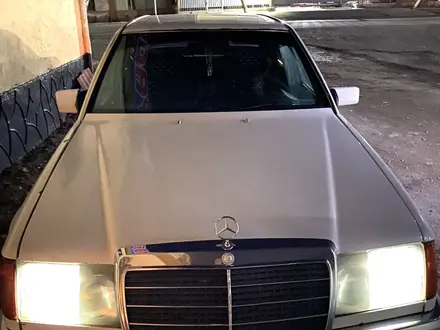 Mercedes-Benz E 200 1993 года за 1 500 000 тг. в Кызылорда – фото 2