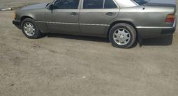 Mercedes-Benz E 230 1992 года за 2 200 000 тг. в Бородулиха – фото 4