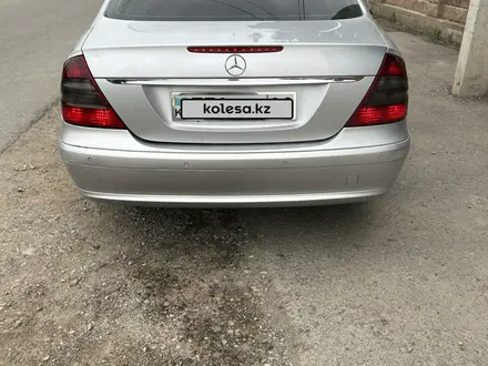 Mercedes-Benz E 220 2008 года за 5 000 000 тг. в Тараз – фото 2