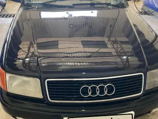 Audi 100