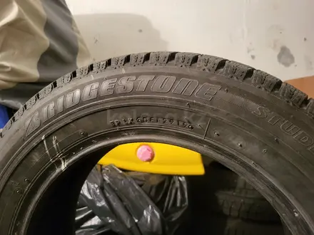 Bridgestone Blizzak 185/65/15 без шипов за 70 000 тг. в Алматы