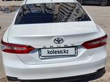 Toyota Camry 2021 года за 15 500 000 тг. в Алматы – фото 3