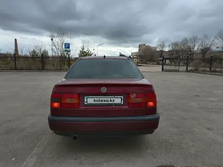 Volkswagen Passat 1995 года за 1 750 000 тг. в Абай (Абайский р-н) – фото 4