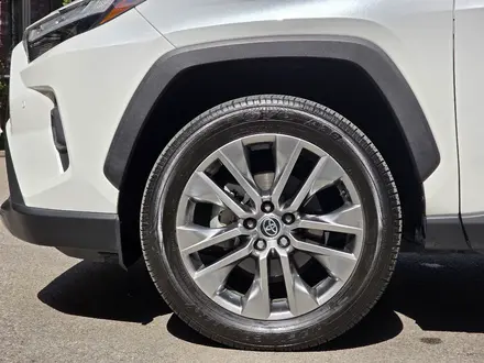 Toyota RAV4 2023 года за 18 900 000 тг. в Алматы – фото 10