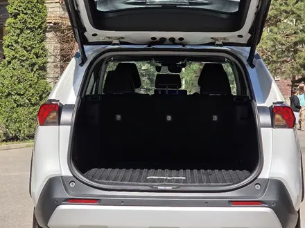 Toyota RAV4 2023 года за 18 900 000 тг. в Алматы – фото 33