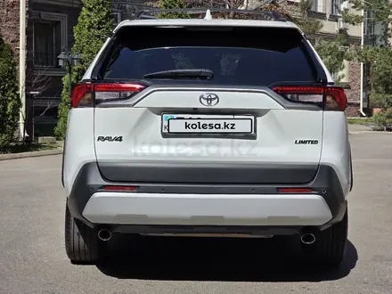 Toyota RAV4 2023 года за 18 900 000 тг. в Алматы – фото 5