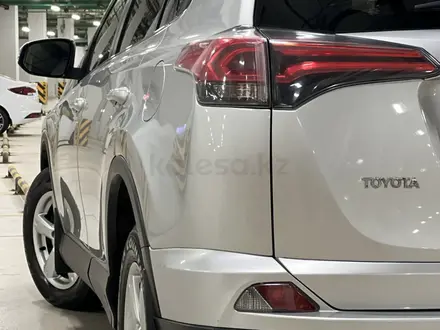 Toyota RAV4 2015 года за 10 800 000 тг. в Астана – фото 21