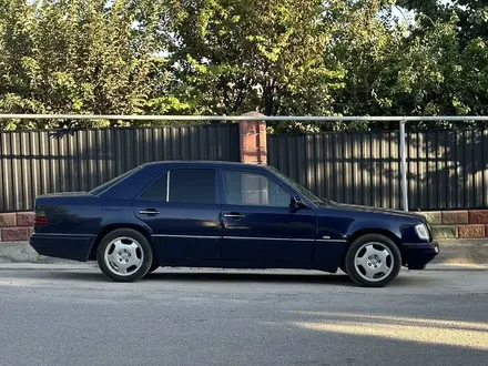 Mercedes-Benz E 280 1995 года за 2 400 000 тг. в Шымкент – фото 6