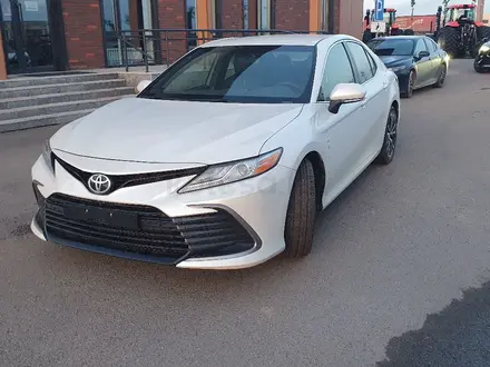 Toyota Camry 2022 года за 13 800 000 тг. в Астана – фото 3