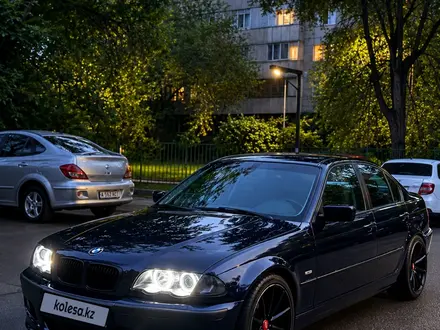 BMW 320 1998 года за 2 800 000 тг. в Алматы