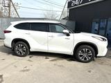 Toyota Highlander 2022 года за 23 000 000 тг. в Алматы – фото 4