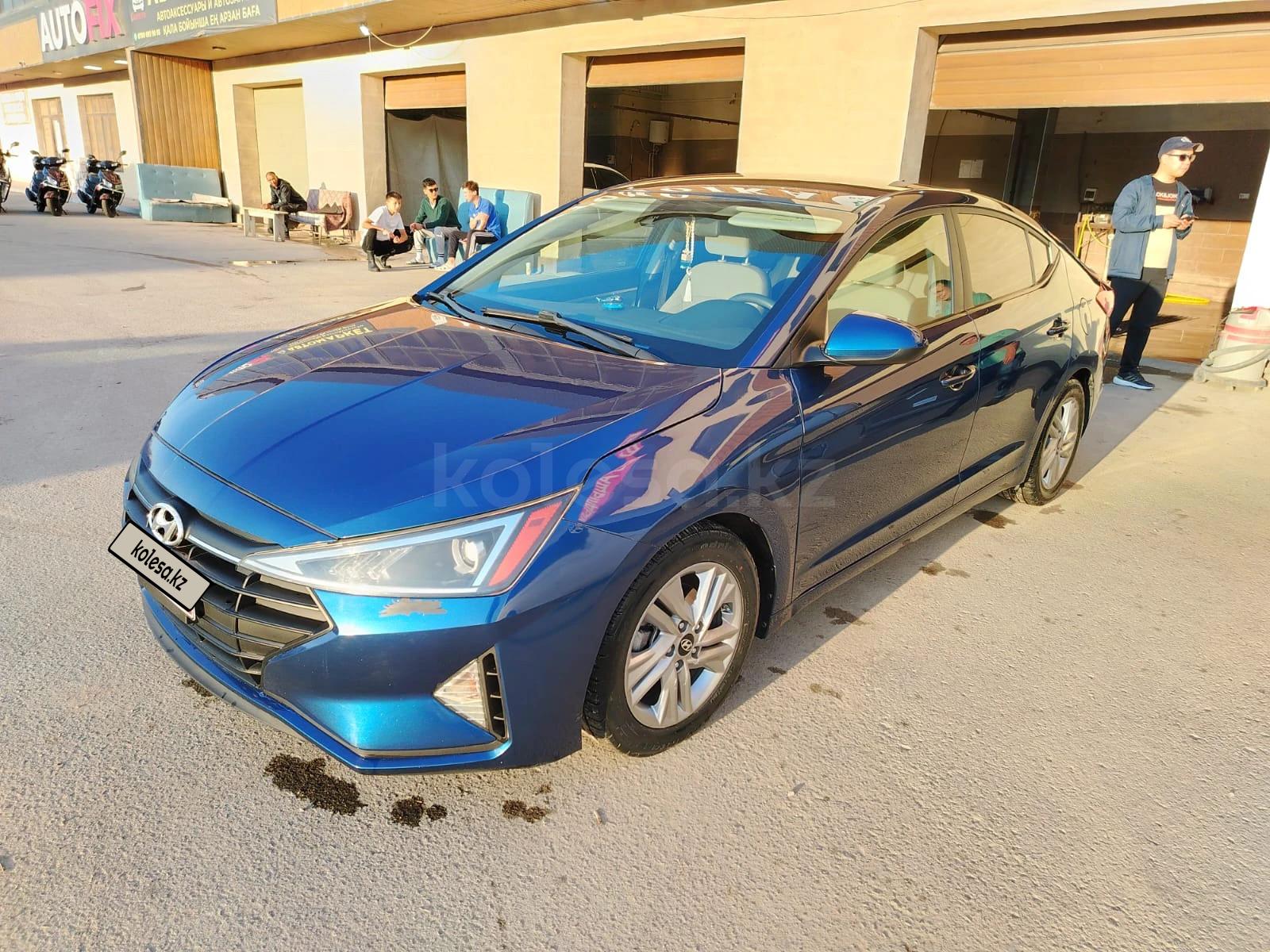 Hyundai Elantra 2019 г.