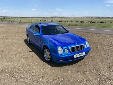 Mercedes-Benz CLK 230 2000 года за 5 000 000 тг. в Караганда – фото 3