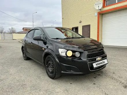 Chevrolet Aveo 2013 года за 2 700 000 тг. в Атырау – фото 3