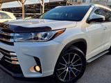 Toyota Highlander 2019 года за 23 700 000 тг. в Алматы