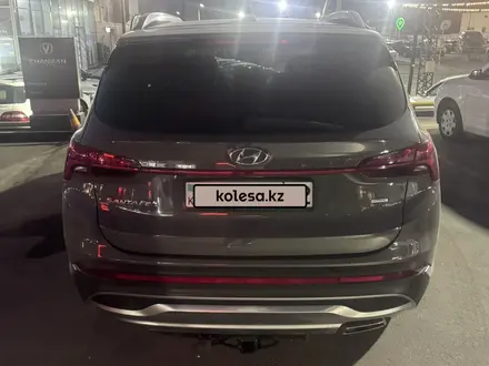 Hyundai Santa Fe 2021 года за 13 000 000 тг. в Алматы – фото 4