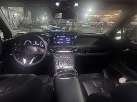 Hyundai Santa Fe 2021 года за 13 000 000 тг. в Алматы – фото 2