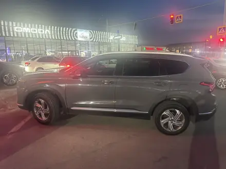 Hyundai Santa Fe 2021 года за 13 000 000 тг. в Алматы – фото 6