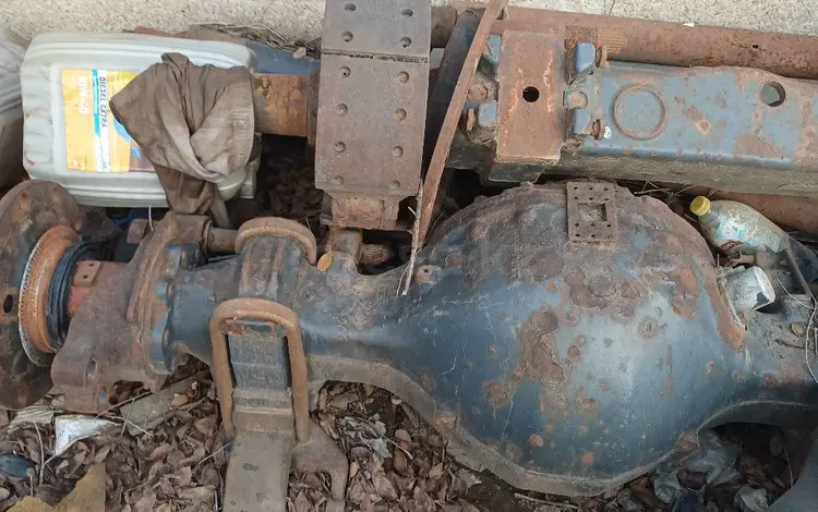 Задний мост за 500 000 тг. в Уральск