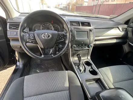 Toyota Camry 2015 года за 6 000 000 тг. в Атырау – фото 9