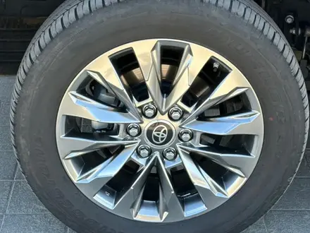 Toyota Land Cruiser 2022 года за 59 500 000 тг. в Костанай – фото 20