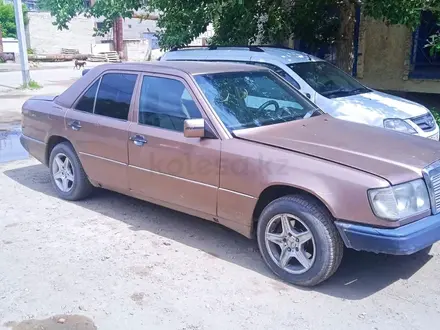 Mercedes-Benz E 260 1990 года за 1 000 000 тг. в Семей