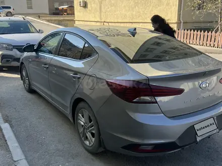 Hyundai Elantra 2019 года за 6 300 000 тг. в Актау – фото 3