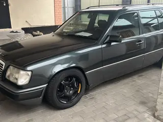 Mercedes-Benz E 320