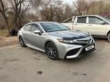 Toyota Camry 2021 годаүшін13 500 000 тг. в Алматы – фото 2