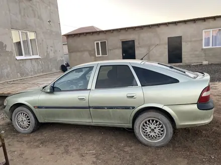 Opel Vectra 1996 года за 400 000 тг. в Актобе – фото 2