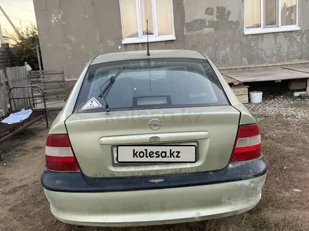 Opel Vectra 1996 года за 400 000 тг. в Актобе – фото 3