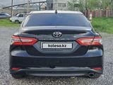 Toyota Camry 2019 года за 13 850 000 тг. в Шымкент – фото 5