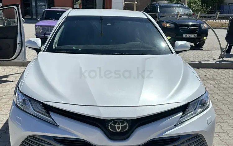 Toyota Camry 2020 года за 14 200 000 тг. в Актау
