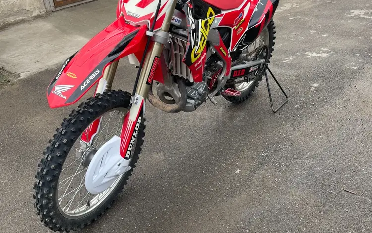 Honda  CRF450R 2014 годаүшін3 000 000 тг. в Алматы