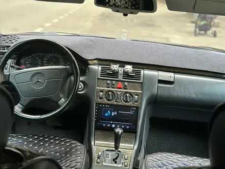 Mercedes-Benz E 280 1997 года за 2 900 000 тг. в Алматы – фото 8