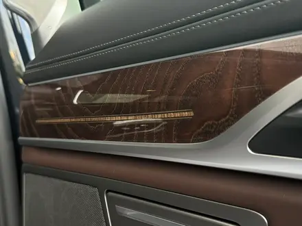 BMW 740 2021 года за 39 900 000 тг. в Алматы – фото 18