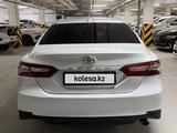 Toyota Camry 2019 года за 12 200 000 тг. в Астана – фото 3