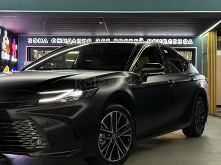 Toyota Camry 2025 года за 22 800 000 тг. в Алматы – фото 2