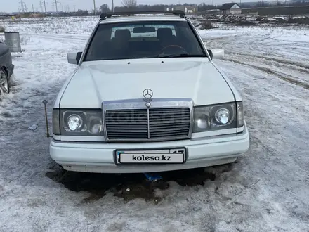 Mercedes-Benz E 220 1991 года за 1 850 000 тг. в Алматы