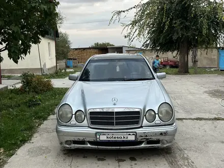 Mercedes-Benz E 280 1996 года за 2 000 000 тг. в Кордай