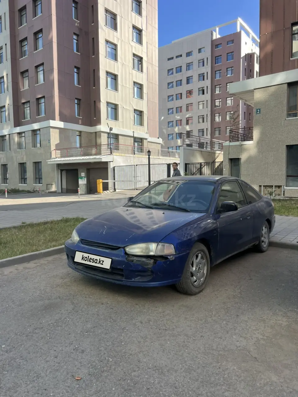 Mitsubishi Mirage, 2001