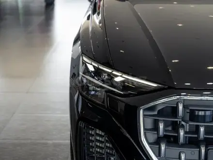 Audi Q8 55 TFSI Quattro Design 2025 года за 53 090 000 тг. в Алматы – фото 6