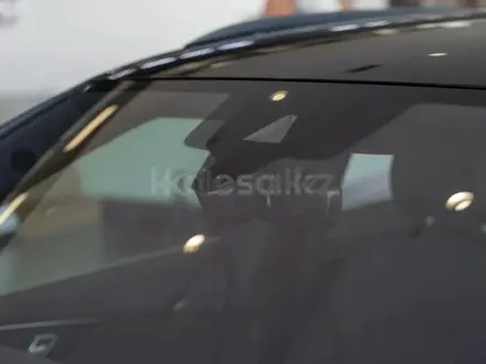 Audi Q8 55 TFSI Quattro Design 2025 года за 53 090 000 тг. в Алматы – фото 14