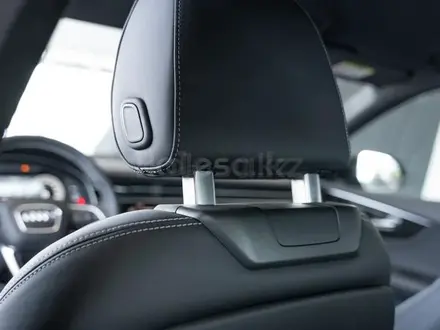 Audi Q8 55 TFSI Quattro Design 2025 года за 53 090 000 тг. в Алматы – фото 28