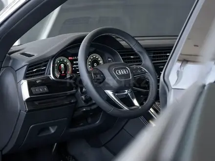 Audi Q8 55 TFSI Quattro Design 2025 года за 53 090 000 тг. в Алматы – фото 32