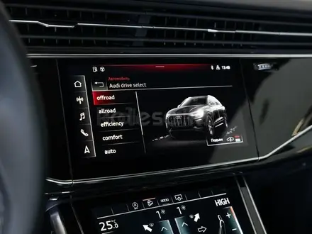 Audi Q8 55 TFSI Quattro Design 2025 года за 53 090 000 тг. в Алматы – фото 46