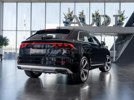 Audi Q8 55 TFSI Quattro Design 2025 года за 53 090 000 тг. в Алматы – фото 15
