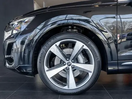 Audi Q8 55 TFSI Quattro Design 2025 года за 53 090 000 тг. в Алматы – фото 10