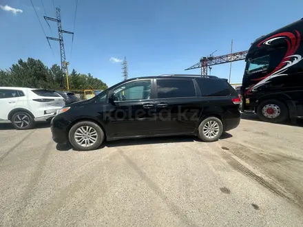 Toyota Sienna 2014 года за 13 500 000 тг. в Алматы